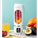 licuadora portátil recargable blanca Tendeli Ecuador con vaso transparente frutas frescas y pantalla digital