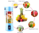 Licuadora portátil recargable azul de Tendeli Ecuador con vaso transparente llena de frutas para smoothies jugos y batidos