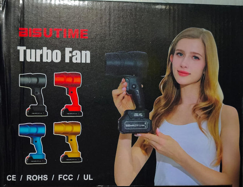Mujer mostrando sopladora recargable con batería Turbo Fan negra BISUTIME ideal para hogar y exteriores