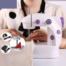 mini máquina de coser portátil blanca y morada Tendeli Ecuador en uso con pedal y adaptador